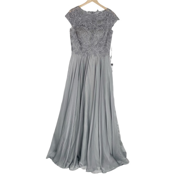 LA FEMME Lace & Satin A-Line Crystal Bodice Formal Evening Gown Size 10 - Picture 4 of 10